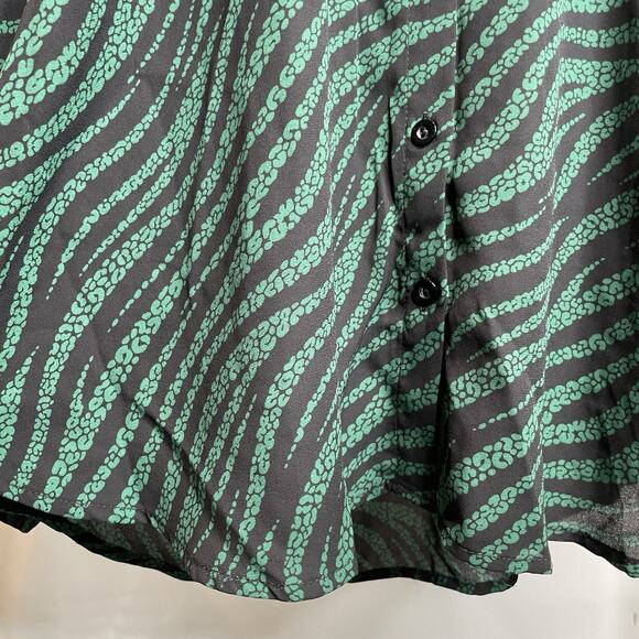 Torrid Women's‎ Green Georgette Lace Leopard Blouse Size 4X Flowy Going Out - Picture 11 of 12